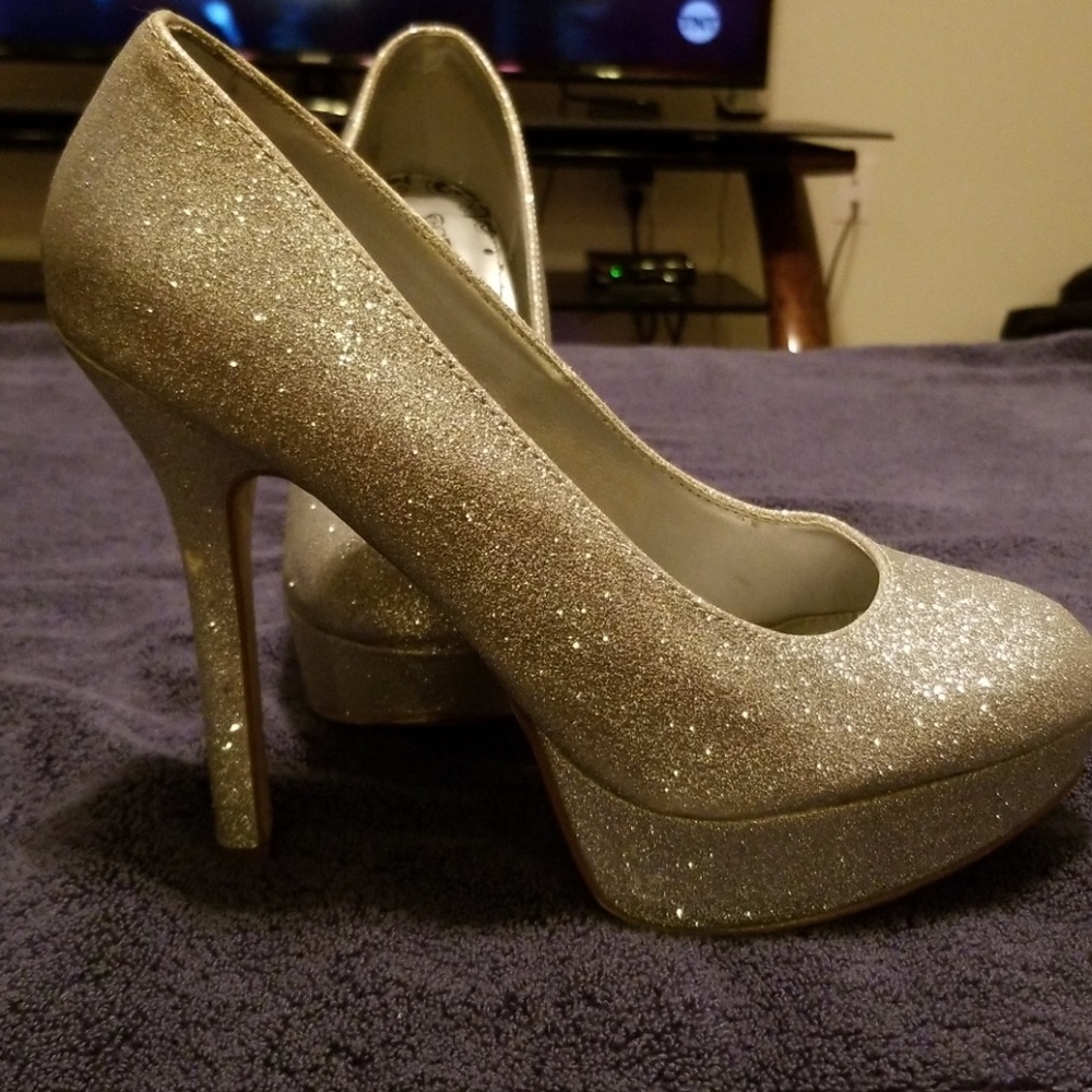 Stilettos - Picture 2 of 3